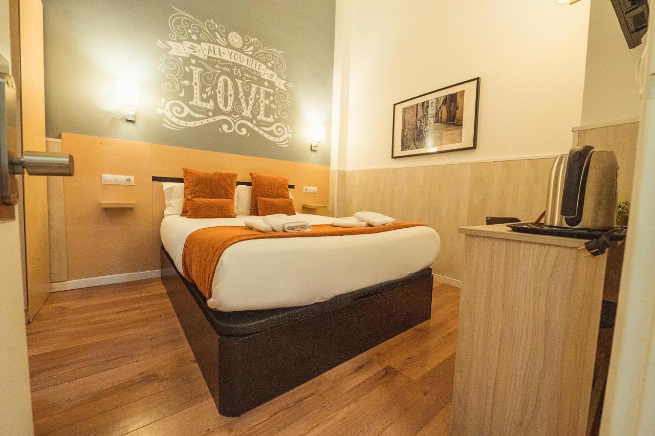 Hostal Live Natura Barcelona (Adults Only) Exteriör bild