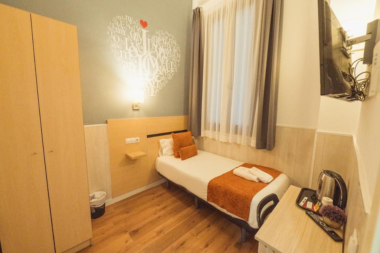 Hostal Live Natura Barcelona (Adults Only) Exteriör bild