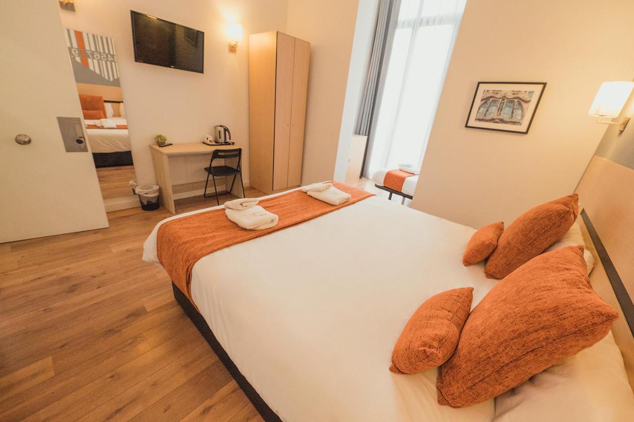 Hostal Live Natura Barcelona (Adults Only) Exteriör bild